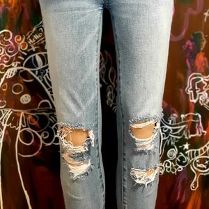 Amaracan eagle light blue distressed skinny jeans